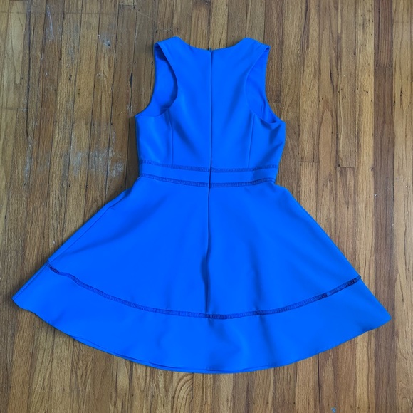 Blue, sleeveless, v neck, skater dress with zip up back. - Picture 2 of 7